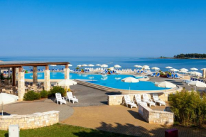 Отель Sol Stella Apartments  Умаг